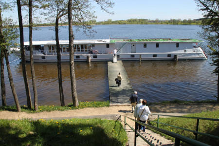 Die MS Classic Lady an der Anlegestelle Foto: Peer Schmidt-Walther