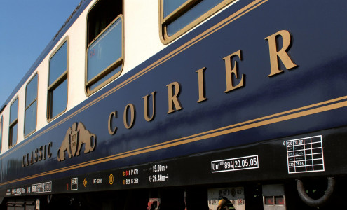 CLASSIC COURIER Beschriftung Foto: DNV-Tours