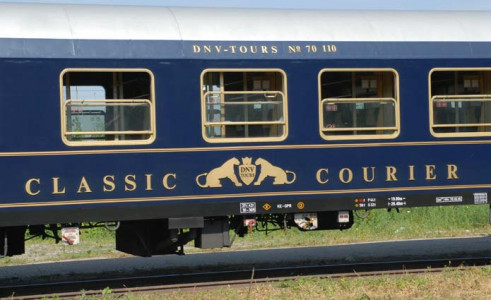 CLASSIC COURIER Wagen Foto: DNV-Tours