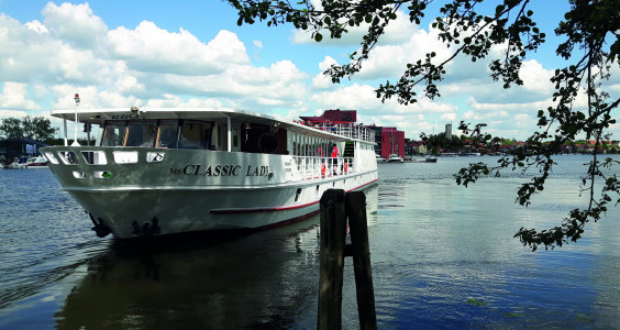 Classic Lady anlegen Foto: DNV-Tours