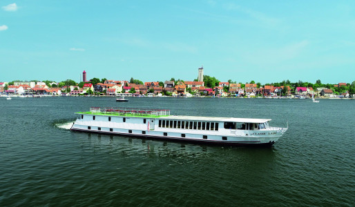 Classic Lady in Fahrt Foto: DNV-Tours